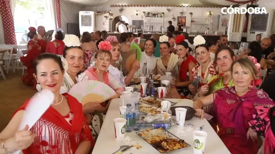 Sombrero, abanico y mucho sol para despedir la Feria