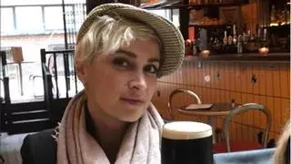 ¿Quién era Halyna Hutchins, la mujer muerta por los disparos de Alec Baldwin?