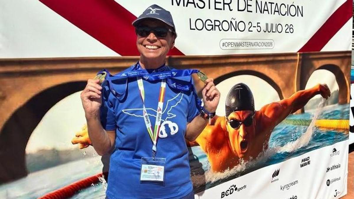 Ramona Guillén posa con las medallas obtenidas en el Nacional