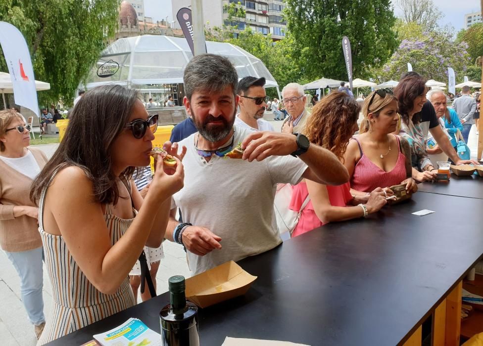 Las tapas de pescado reinan en Vigo en el marco del SeaFest. // Marta G. Brea