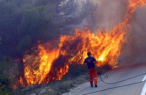 El incendio de Xàbia afecta ya a 439 hectáreas, de las que 413 son forestales