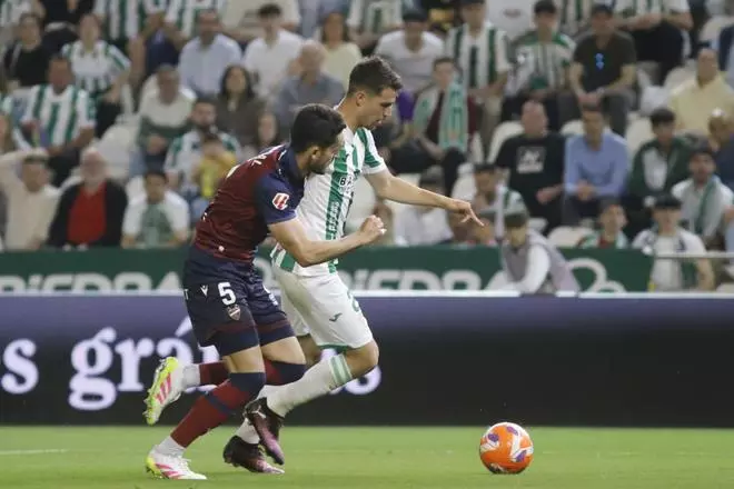 El Córdoba CF-Levante UD, las imágenes del partido de la Liga Hypermotion
