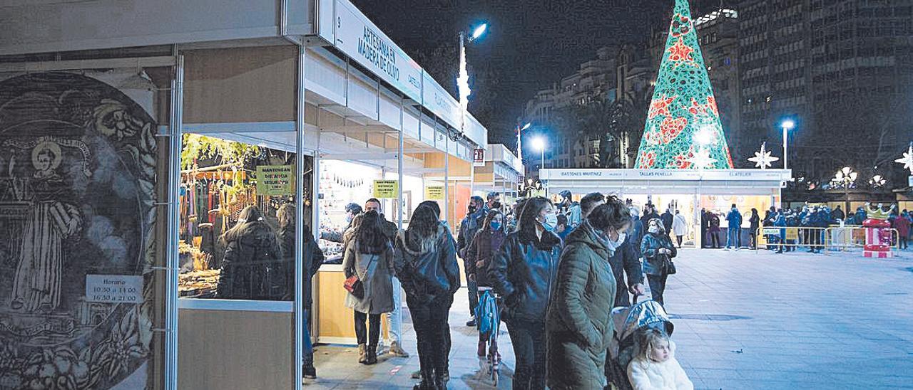 Misa, mercados y feria a medio gas