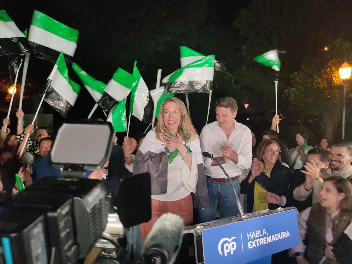 María Guardiola, celebra el resultado electoral.