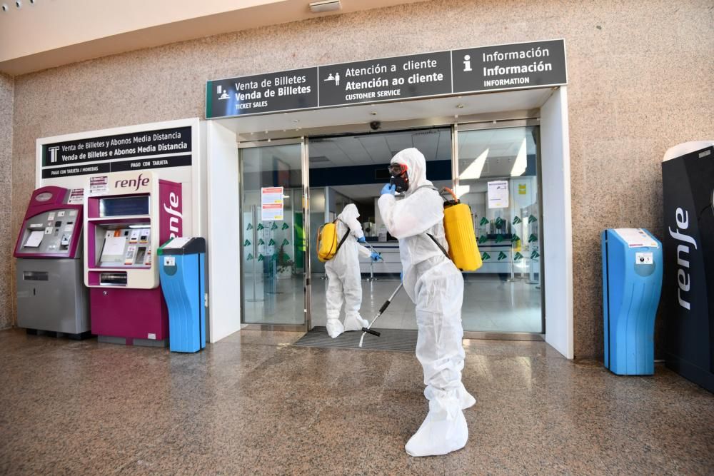 Coronavirus en Pontevedra: la UME se afana en la limpieza de puntos críticos
