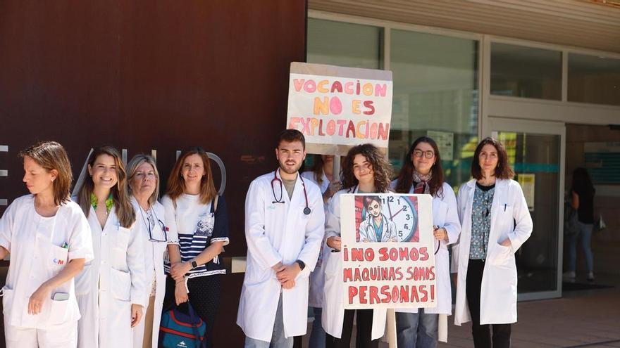 El tercera día de huelga médica en Aragón obliga a suspender 115 operaciones en los hospitales: "No somos máquinas, somos personas"