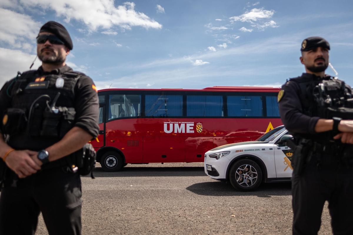 Las mejores imágenes del desembarco del MV Hondius en el Puerto de Granadilla