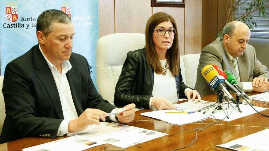 Javier Faúndez, Rosa Alonso y Feliciano Ferrero en la presentación de las jornadas técnicas.