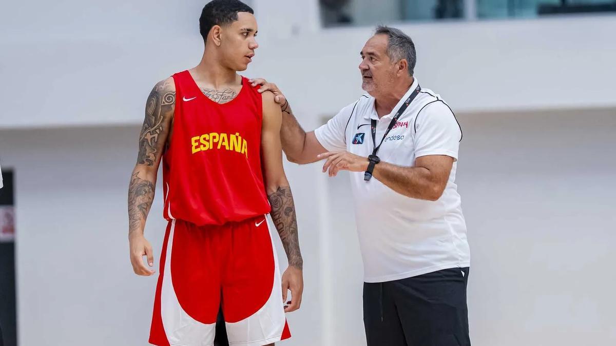 Paco Aurioles, con la selección española.