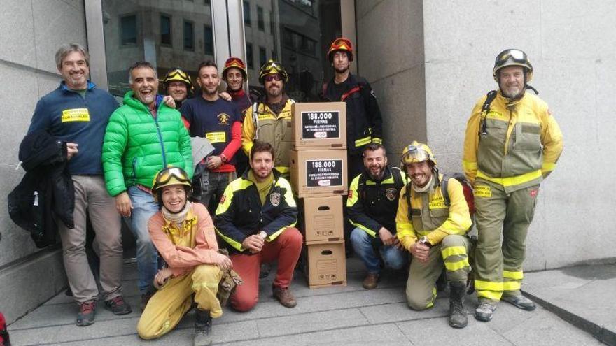 Bomberos forestales ante el Congreso de los Diputados