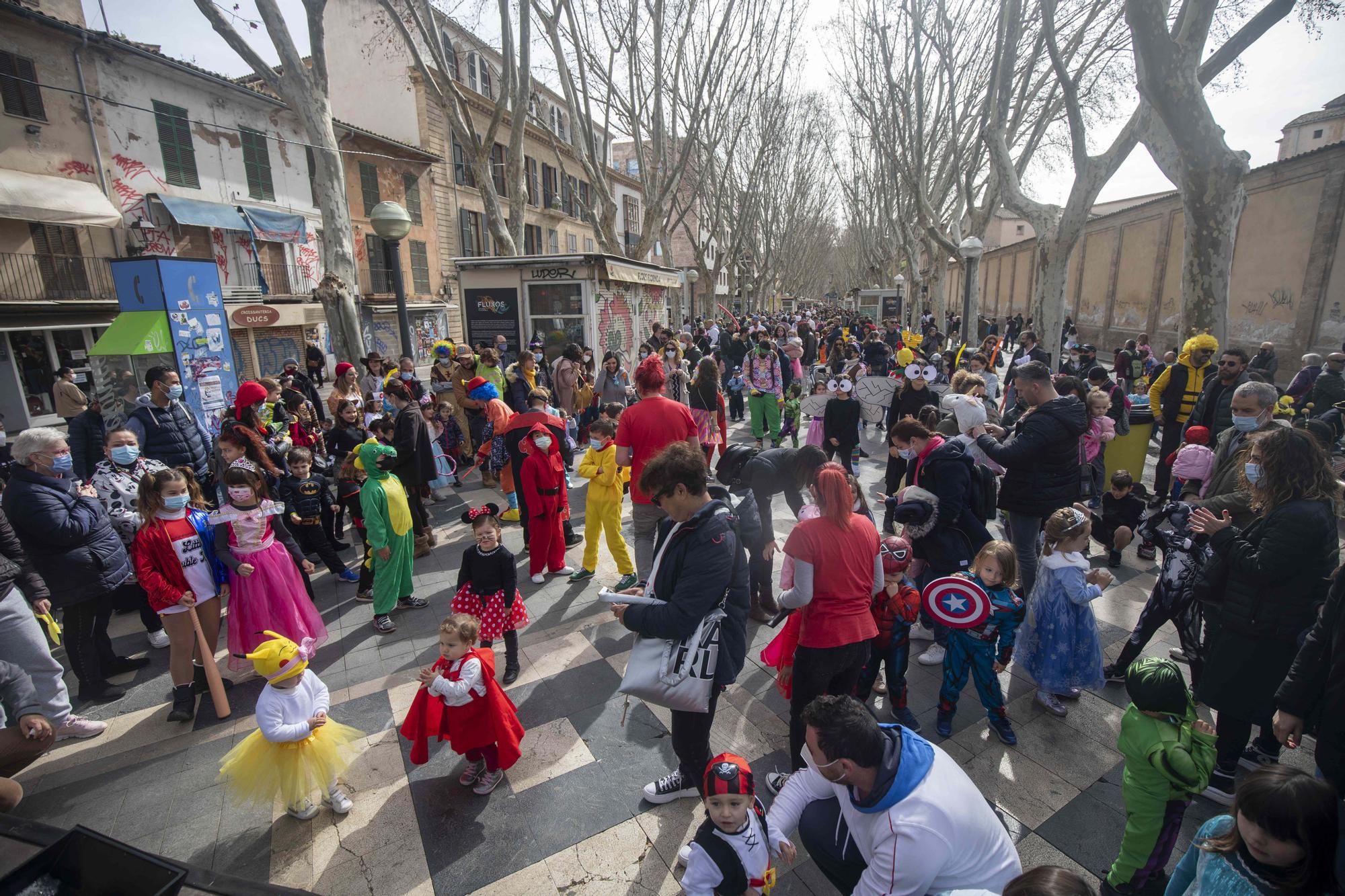 Sa Rueta llena de familias el centro de Palma