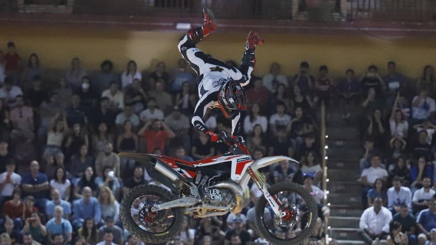 El espectáculo del Freestyle World Tour encandila al público de Córdoba