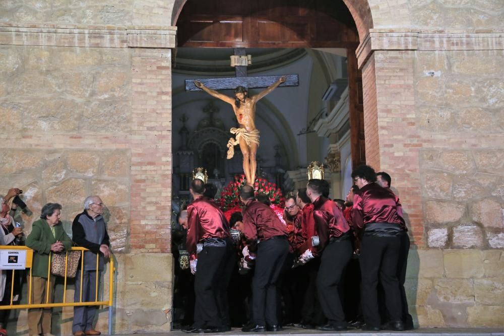 Procesión del Santo Entierro de Cristo en Torrevieja, Viernes Santo, con la participación de 18 imágenes y 154 cofradías