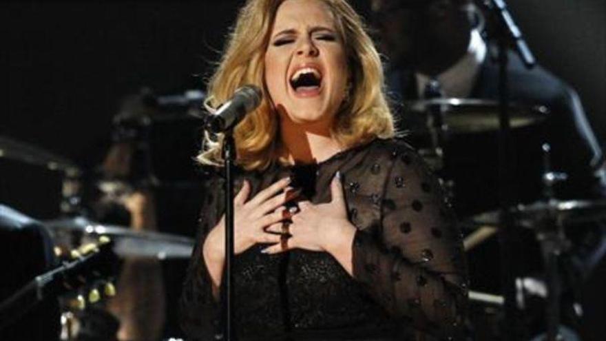 Adele rechaza actuar en la Superbowl