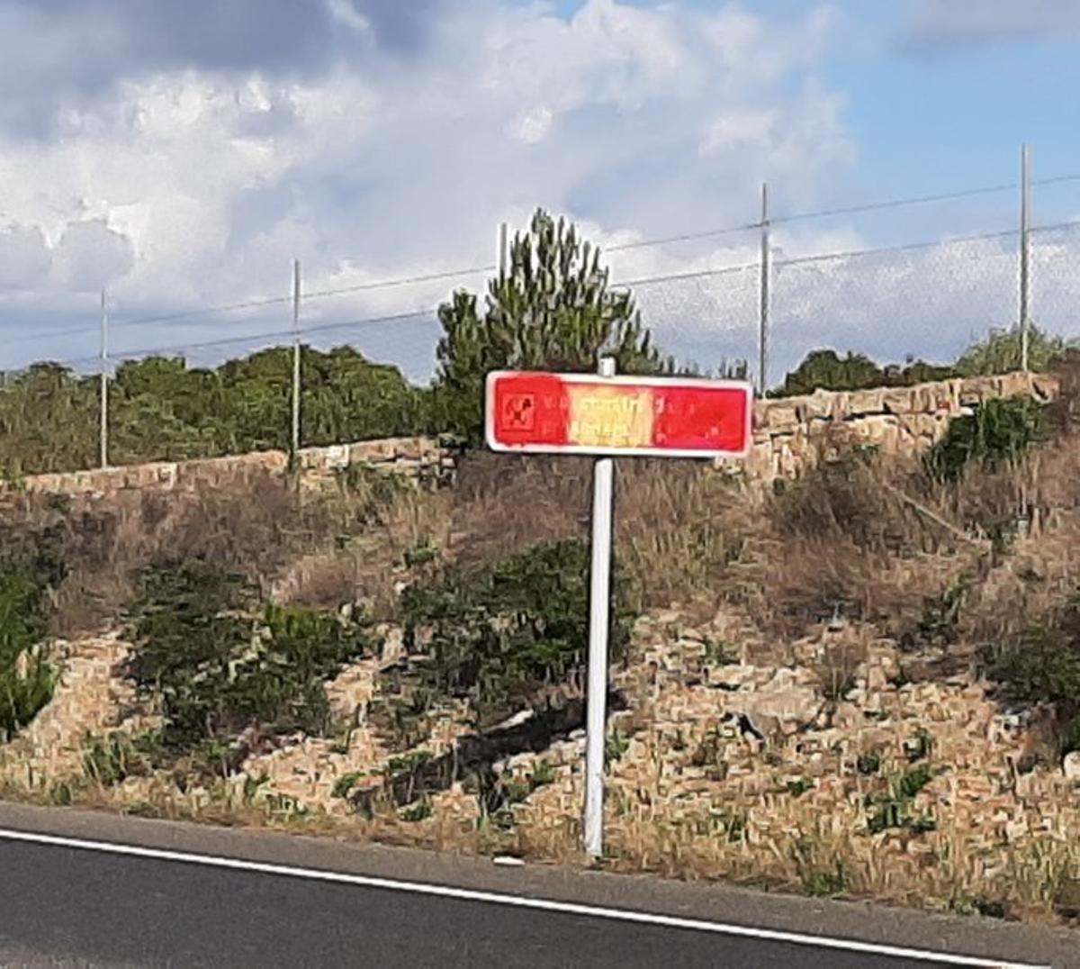 Memoria histórica: Aparecen pintadas más señales de carreteras construidas por presos republicanos
