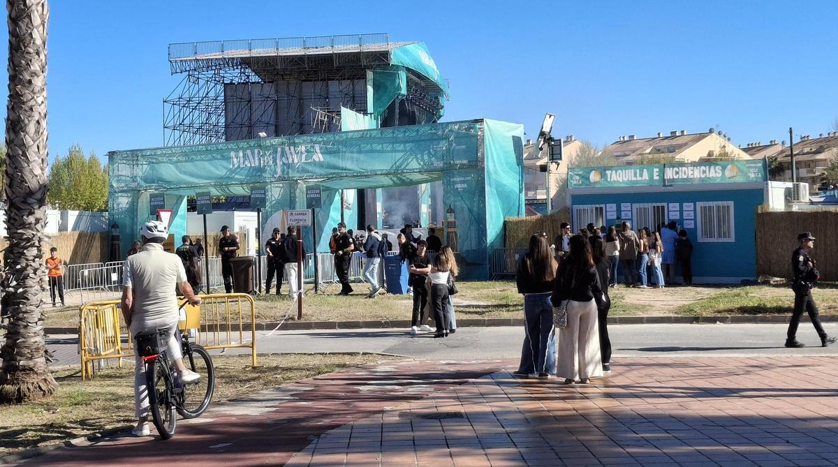 El festival coge temperatura poco a poco: los primeros asistentes