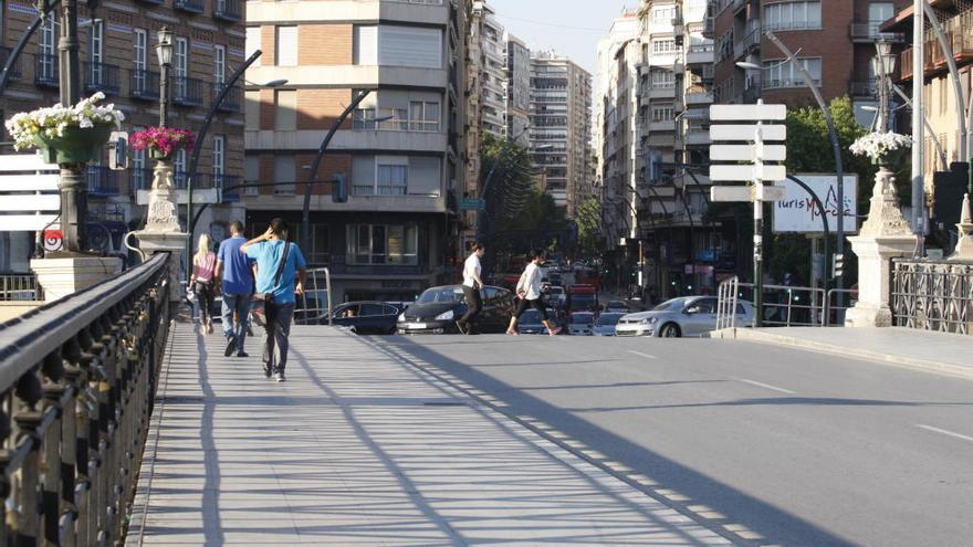 Ciudadanos quiere que el Puente Viejo sea peatonal los domingos