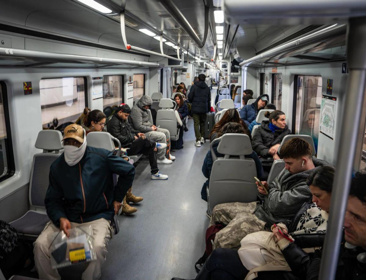 Els catalans suspenen Rodalies amb un 4,2 en una enquesta prèvia al caos ferroviari i en responsabilitzen la Generalitat