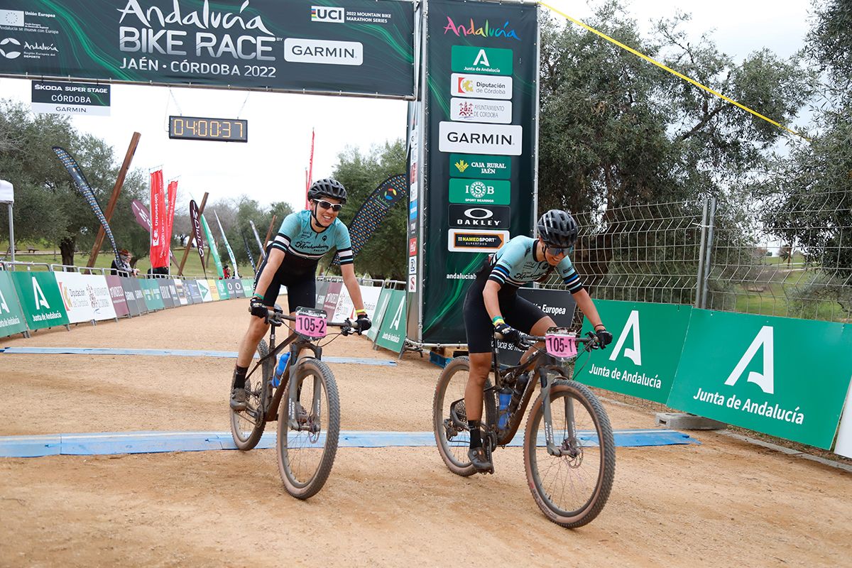 Las imágenes de la espectacular etapa de la Andalucía Bike Race