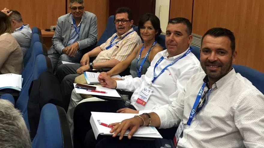 José Tirado y el presidente Miquel Jaume, entre otros, ayer en la asamblea en Madrid.