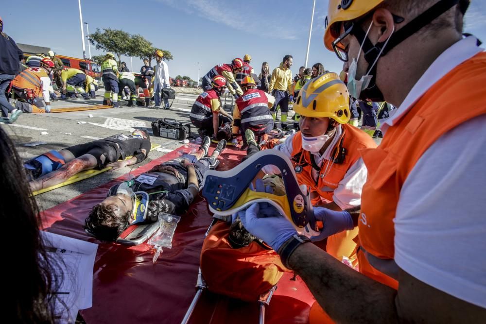 Más de 500 efectivos participan en un simulacro de accidente aéreo