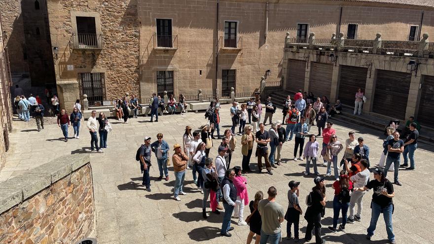 El buen tiempo llena Cáceres de turistas este sábado de puente