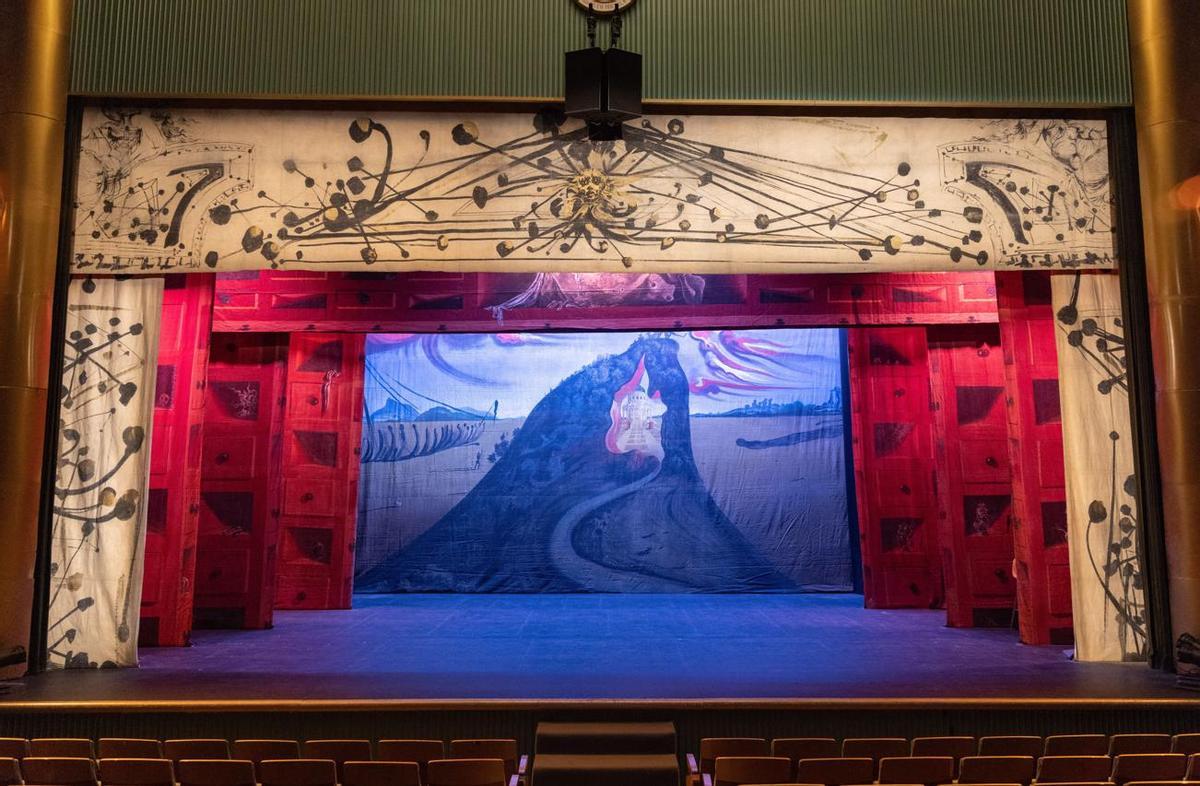 'El Dalí más grande del mundo' en el Teatro Fernando de Rojas del CBA.