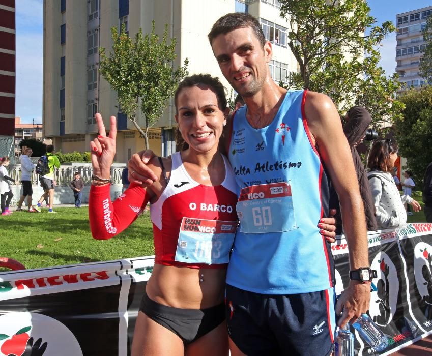 Más de 3.500 personas participan esta mañana la Carrera Vigo Contra el Cáncer.