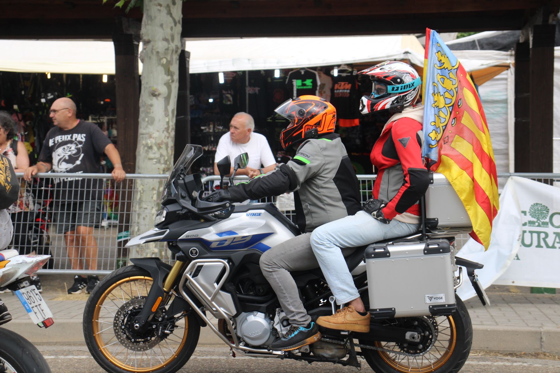 El puente despide su 31 concentración de motos con más de 15.000 participantes