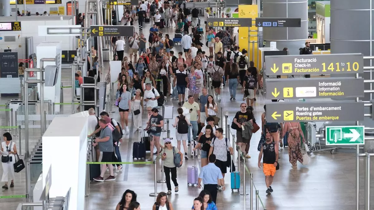 Los hoteleros valencianos se rebelan contra el registro de viajeros del Gobierno: "nos restará competitividad"