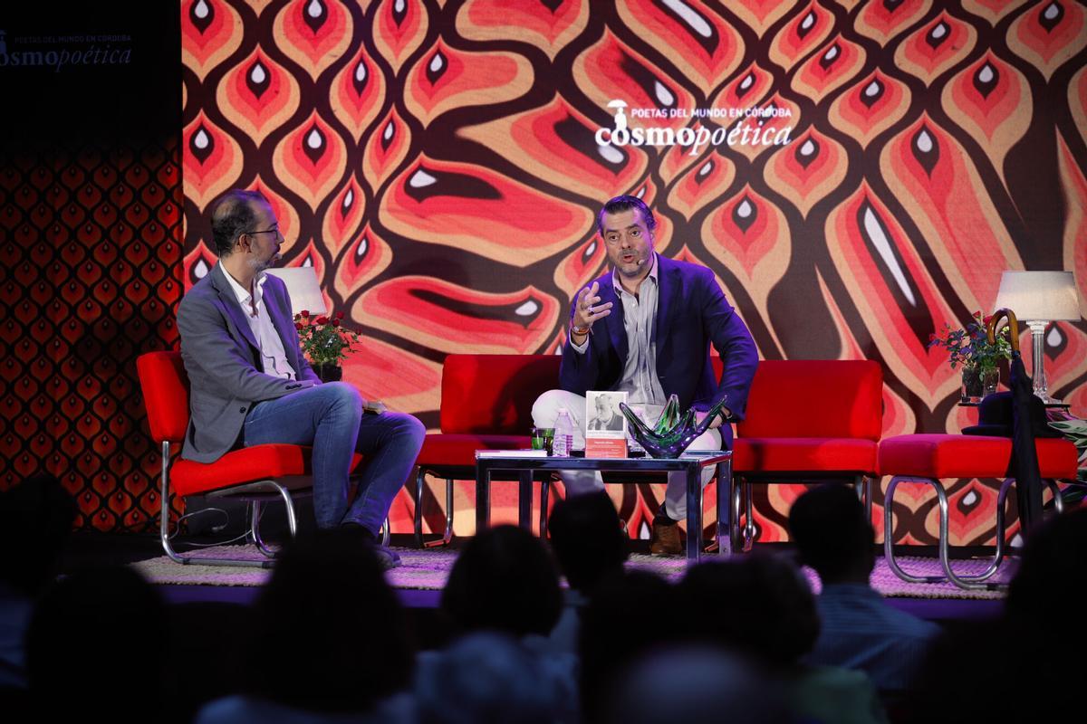 Sesión de Cosmodiálogos con Joaquín Pérez Azaústre en Cosmopoética.