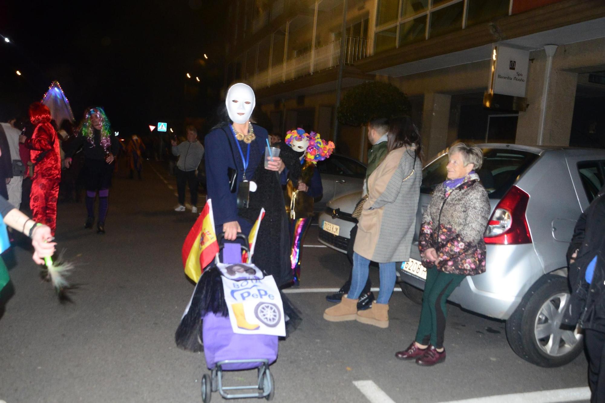 El Enterro da Sardiña nocturno en Moaña