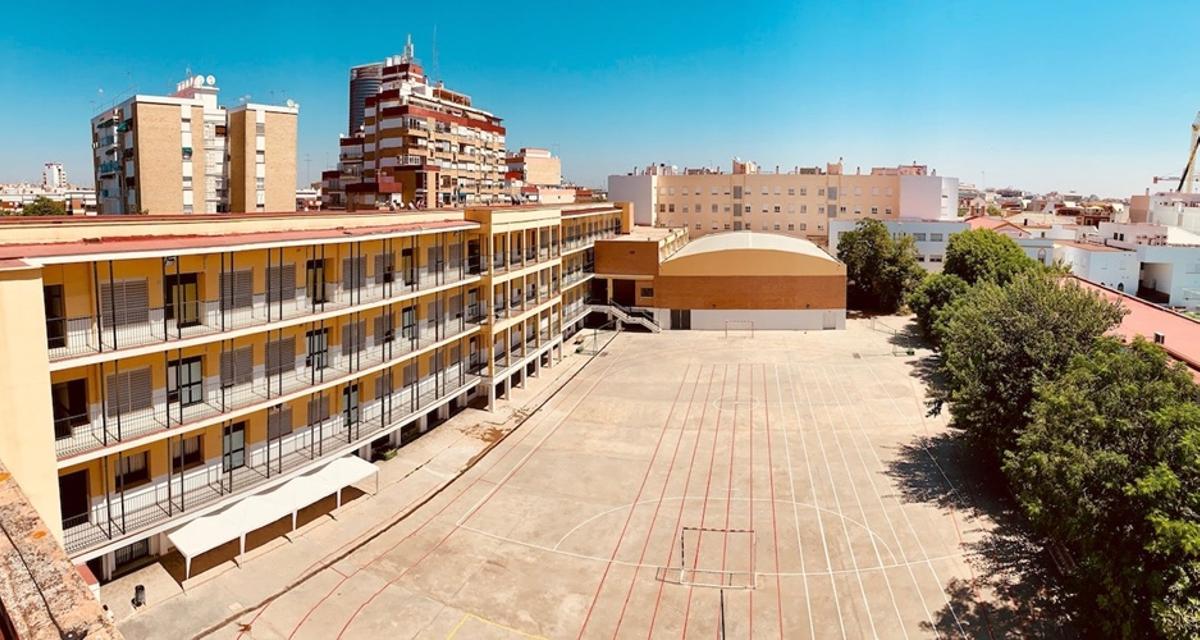 Patio del IES Vicente Aleixandre en Triana