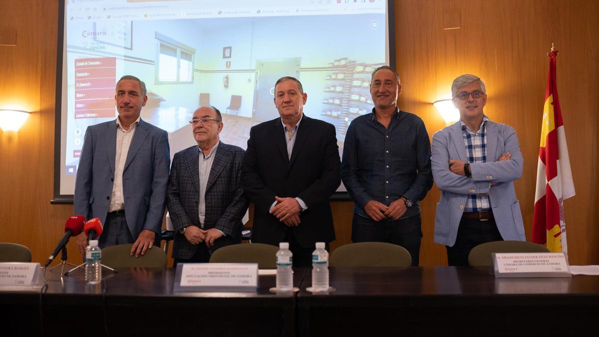 Desde la izquierda: Carlos Javier Prieto, Enrique Oliveira, Javier Faúndez, Emilio Fernández y Javier Díaz