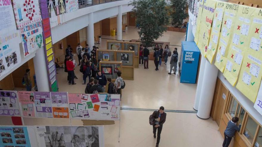 Manifiesto, exposiciones, matemáticas y fútbol por el Día de la Mujer