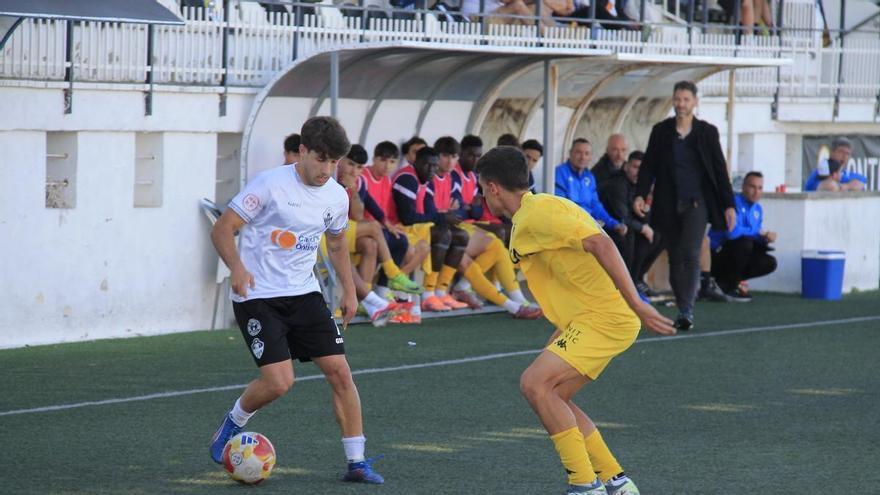 El Ontinyent 1931 cede ante el Hércules B y se queda sin opciones de playoff