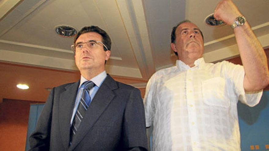 Jaume Matas y José María Rodríguez se reunieron ayer a manteles en un restaurante del Passeig Marítim de Palma.