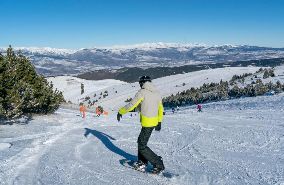 Un esquiador a la Molina aquest final de temporada