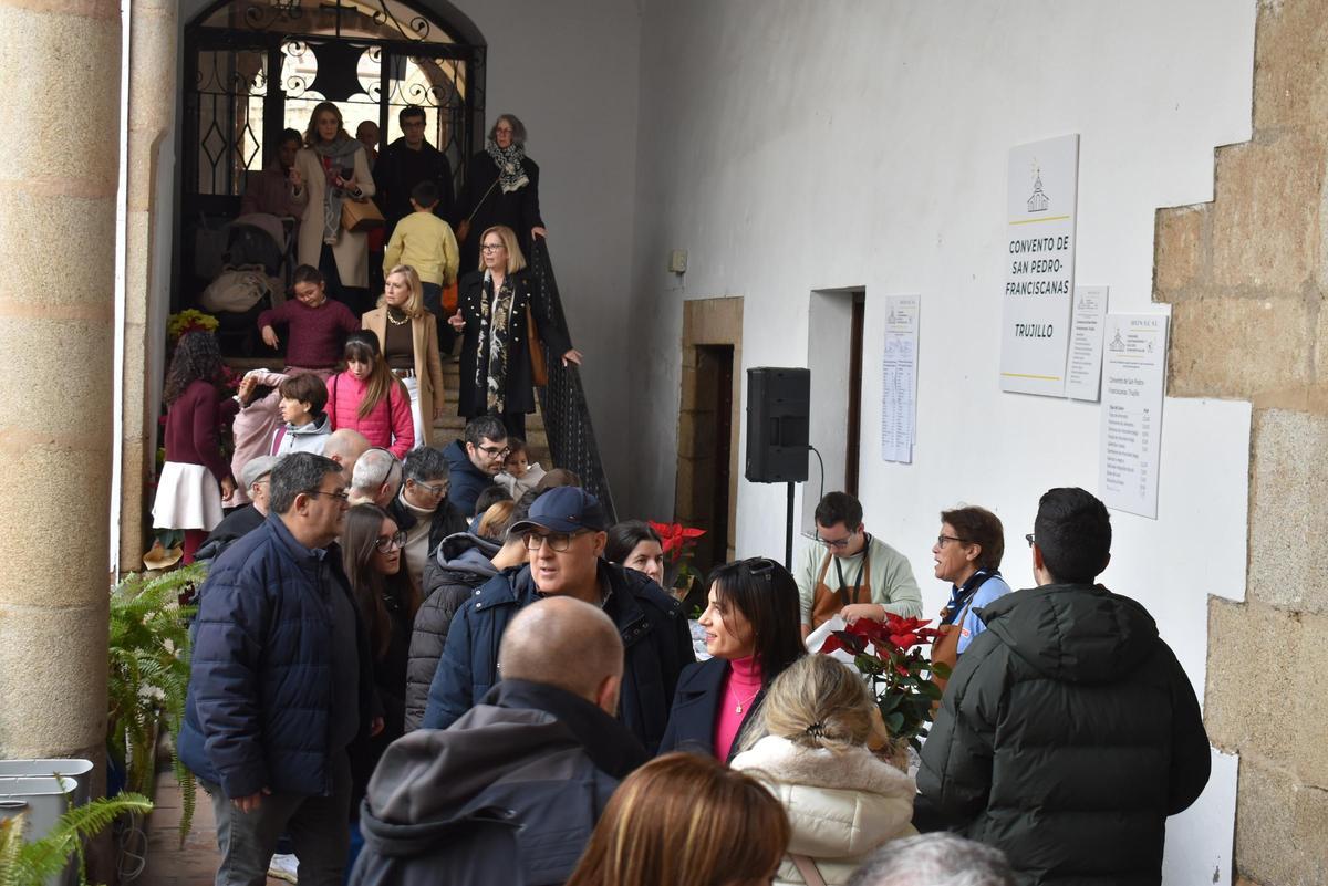 Imagen de personas en Monacal.