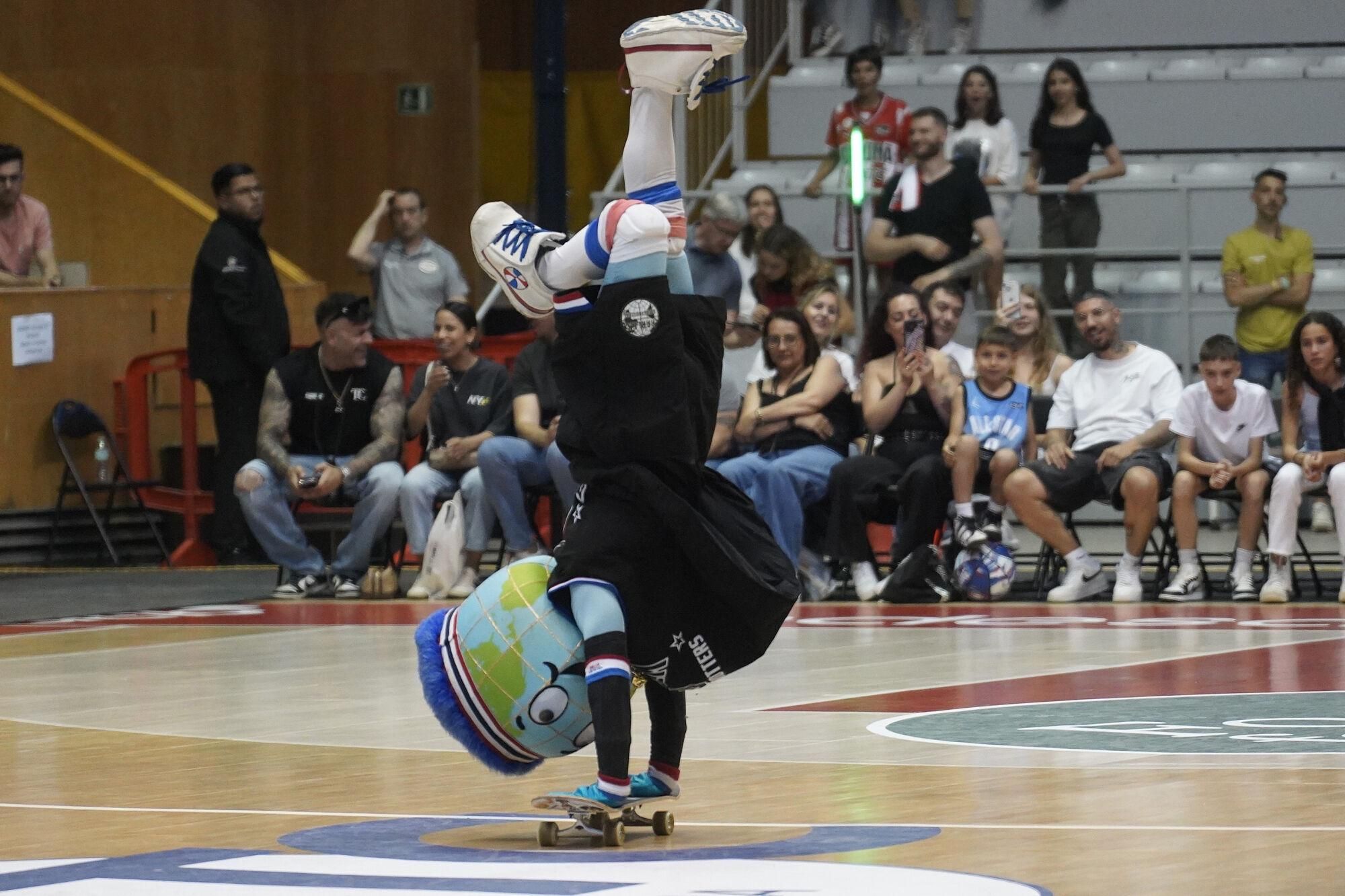 Girona. Fontajau partit dels Harlem Globetrotters