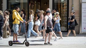 "Portal de l' Àngel se ha convertido en una calle peligrosa para el peatón"