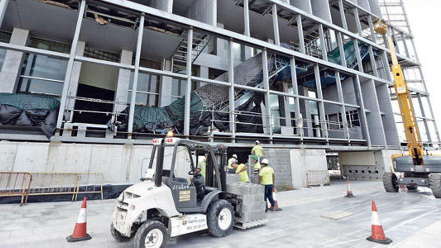 Las obras del Palacio de Congresos se reiniciaron el pasado día 14 de julio.