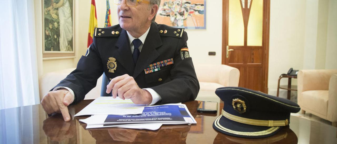 Vicente Oliver: «Actualmente la policía de la Generalitat tiene un déficit de 110 agentes»