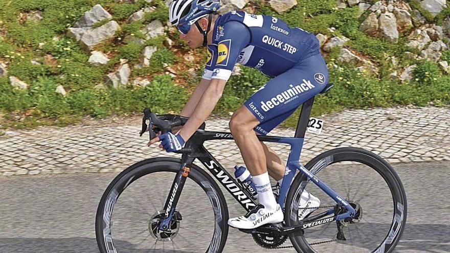 El ciclista mallorquín Enric Mas en carrera en la Vuelta al Algarve.
