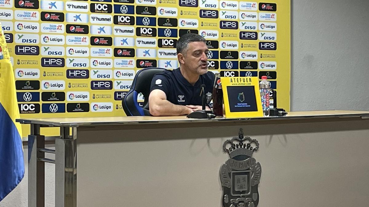 Xavi García Pimienta, en la sala de prensa de Barranco Seco.