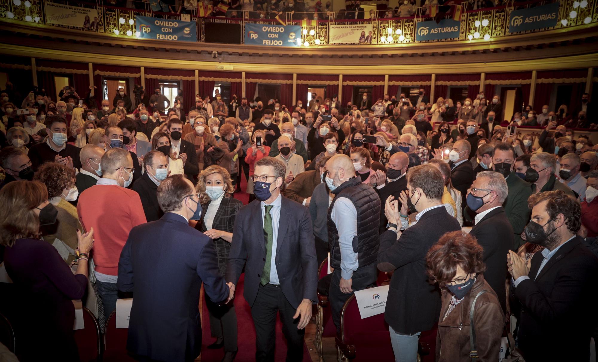 Núñez Freijóo se encuentra con los populares asturianos en Oviedo