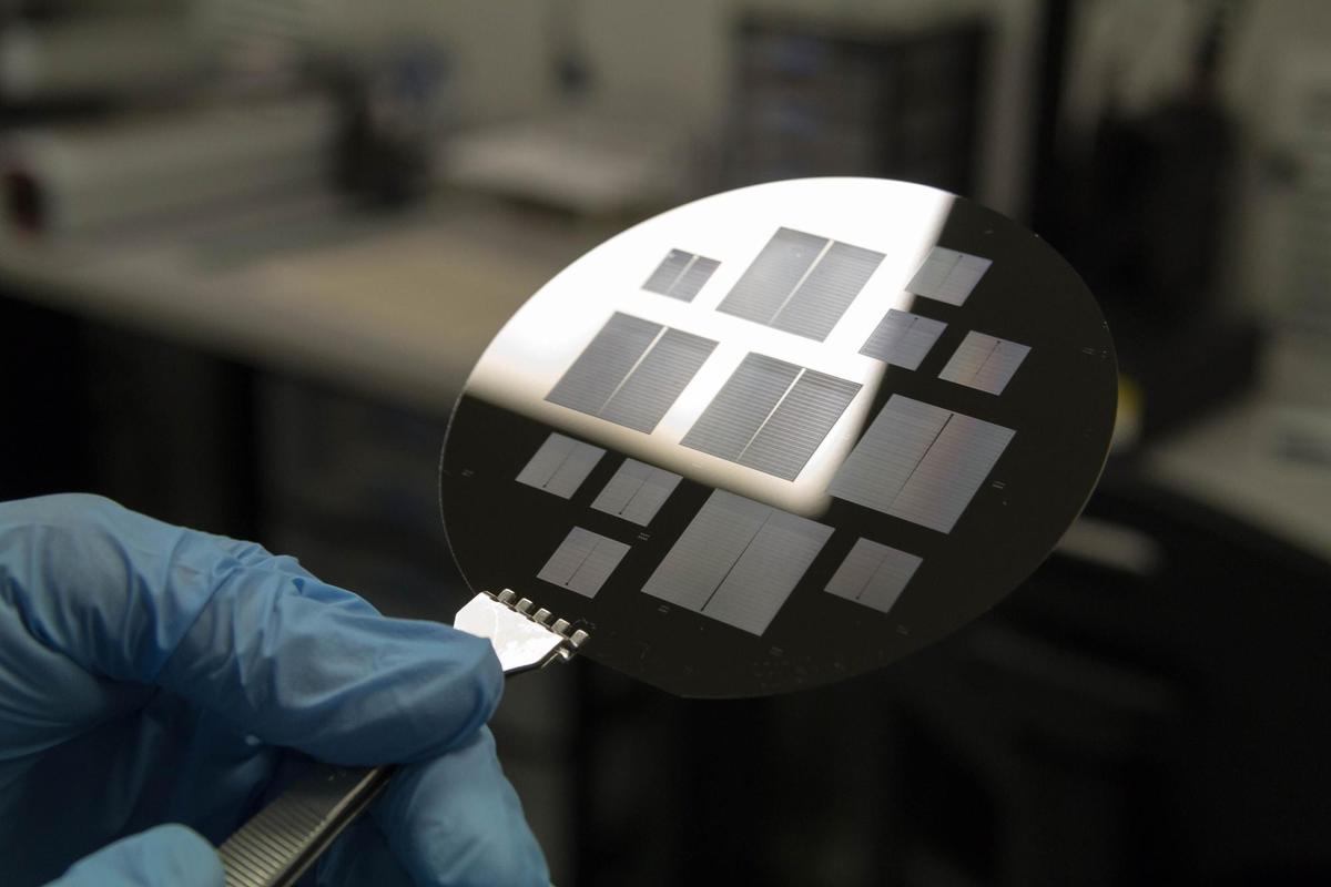 El Gobierno anuncia una inversión de 11.000 millones para un proyecto de microchips y semiconductores