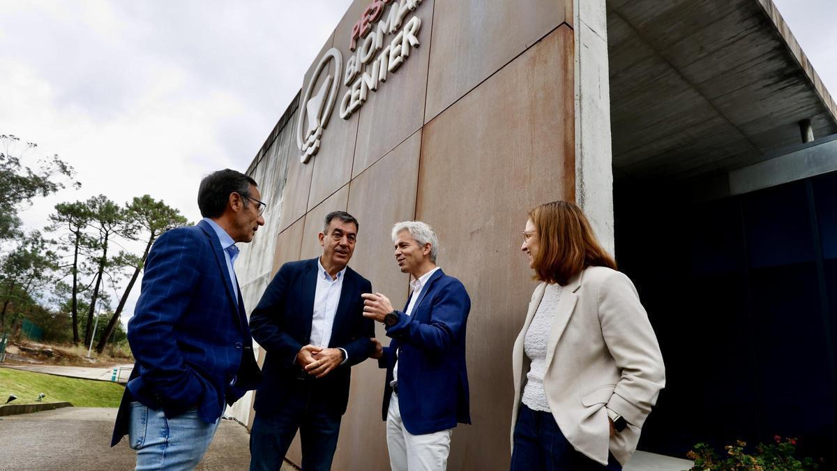 La visita del conselleiro al Nuevo Pescanova Biomarine Center, en Ardia (O Grove).