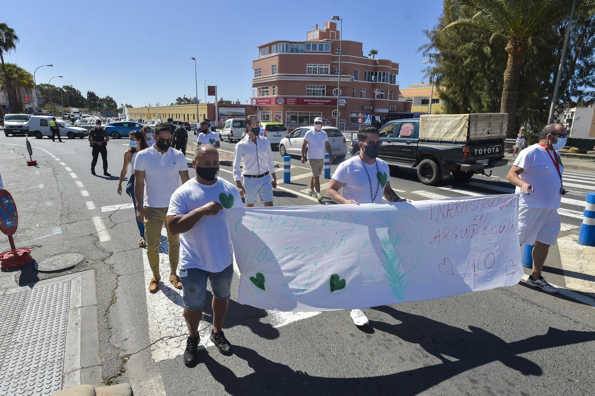 Manifestación en Arguineguín por la construcción de un paso subterráneo