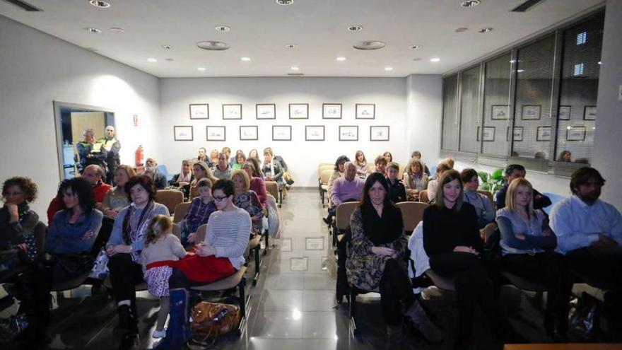 Participantes, ayer, en la entrega de los reconocimientos a los emprendedores de Castrillón.